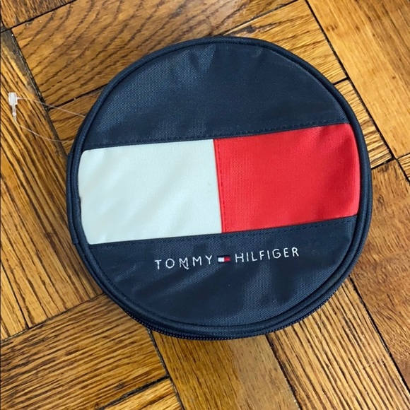 NWOT Tommy Hilfiger cd case - Picture 1 of 4